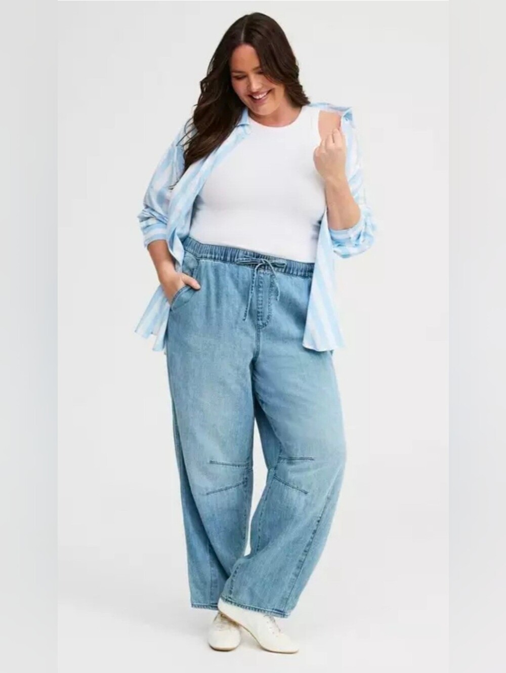 Torrid High-Rise Pull-on Drapey Barrel Jeans Light Blue Size 1X  Tall NWOT